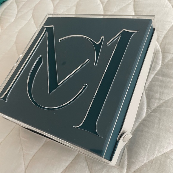 Melanie Casey silhouette box NWT - Picture 4 of 7